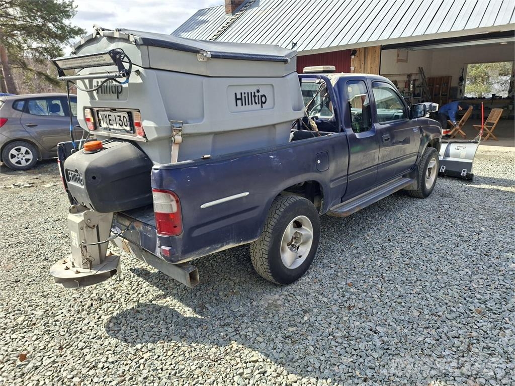 Toyota Hilux Preču pārvadāšanas furgoni