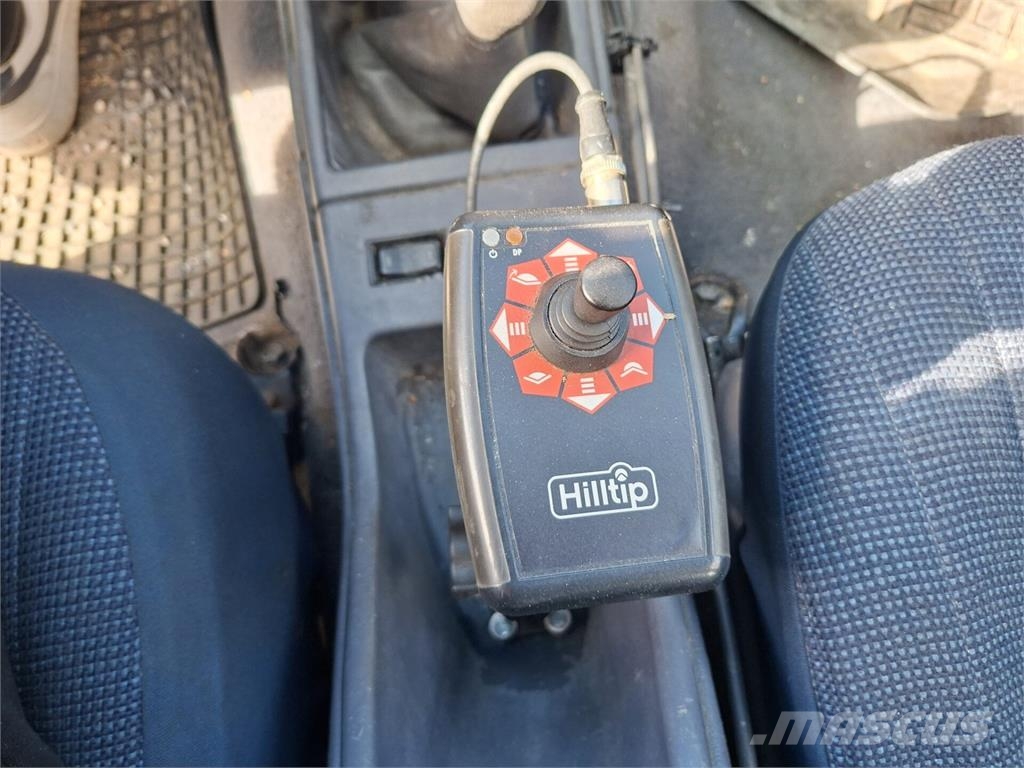 Toyota Hilux Preču pārvadāšanas furgoni