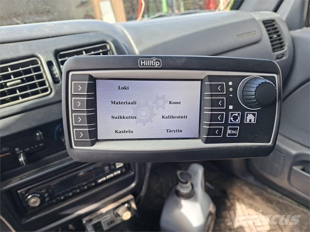 Toyota Hilux Preču pārvadāšanas furgoni