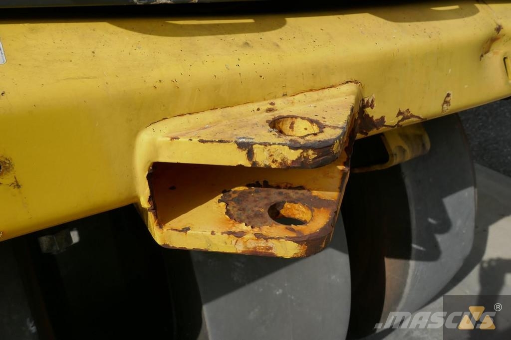 Bomag BW25RH Пневматични гумени ролки