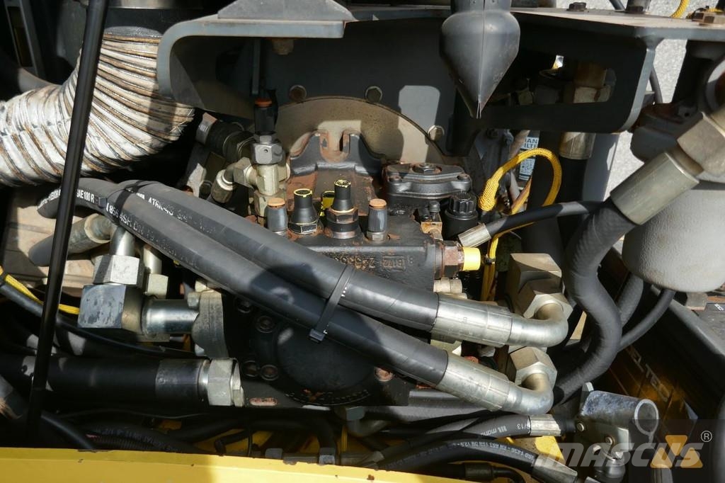 Bomag BW25RH Пневматични гумени ролки