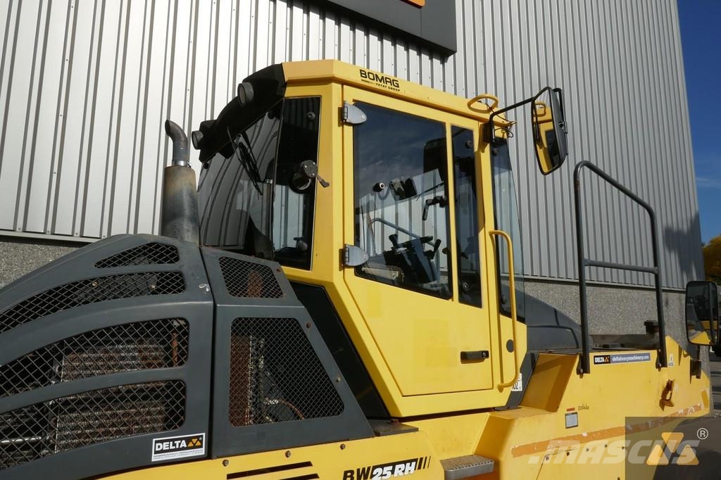 Bomag BW25RH Пневматични гумени ролки
