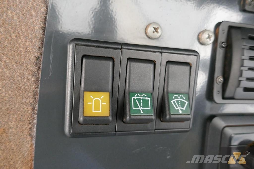 Bomag BW25RH Пневматични гумени ролки
