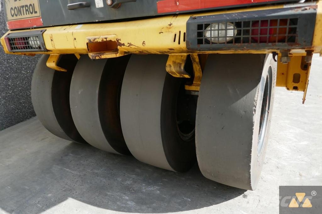 Bomag BW25RH Пневматични гумени ролки