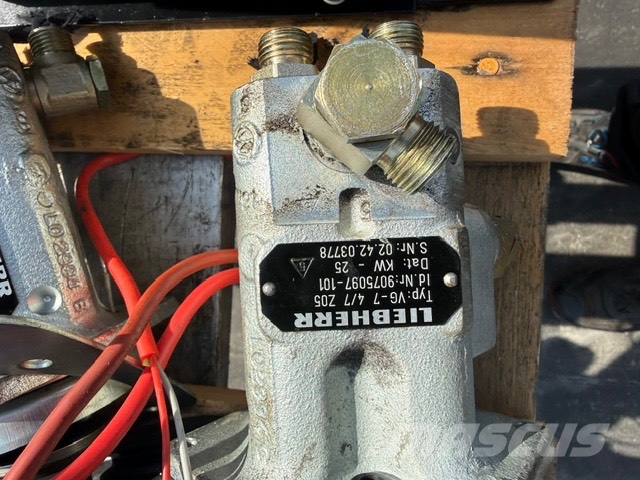 Liebherr R 954 B USED ELECTRIC+ HYDRAULIC PARTS Кабины и интерьер