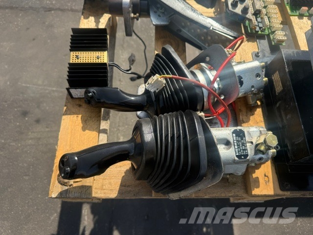 Liebherr R 954 B USED ELECTRIC+ HYDRAULIC PARTS Кабины и интерьер