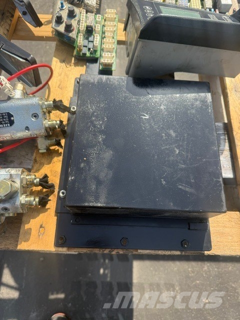 Liebherr R 954 B USED ELECTRIC+ HYDRAULIC PARTS Кабины и интерьер