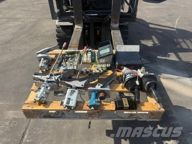 Liebherr R 954 B USED ELECTRIC+ HYDRAULIC PARTS Кабины и интерьер
