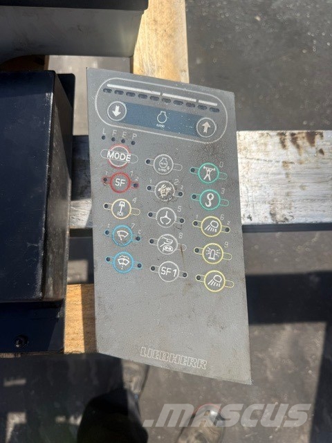 Liebherr R 954 B USED ELECTRIC+ HYDRAULIC PARTS Кабины и интерьер