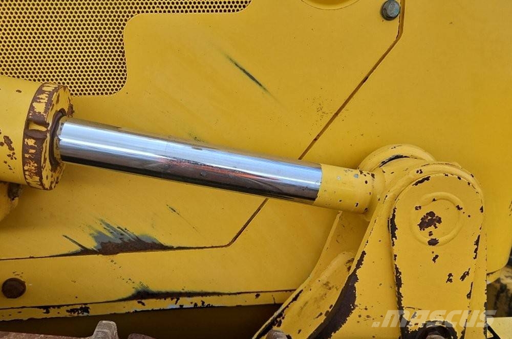 Komatsu D61 PX - 24 lánctalpas dózerek