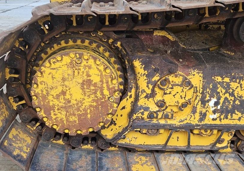Komatsu D61 PX - 24 lánctalpas dózerek