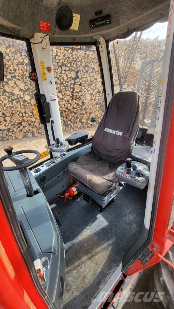 Komatsu 845 Kihordók