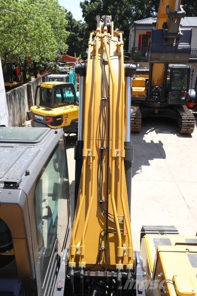 XCMG XE 215 G 대형 굴삭기 29톤 이상
