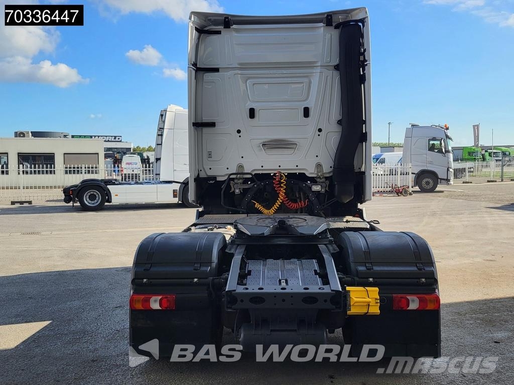 Mercedes-Benz Actros 1845 4X2 StreamSpace Retarder APK 01-2027 S Vetopöytäautot