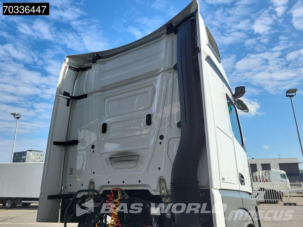 Mercedes-Benz Actros 1845 4X2 StreamSpace Retarder APK 01-2027 S Vetopöytäautot