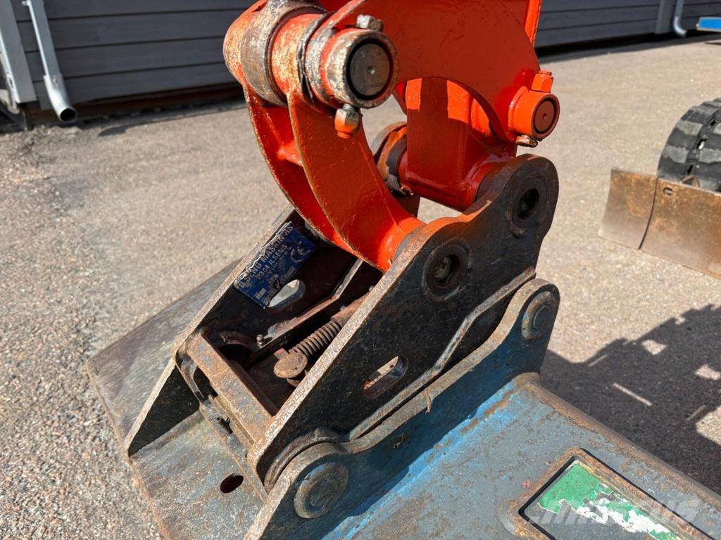 Kubota U10 - 3 小型挖掘机