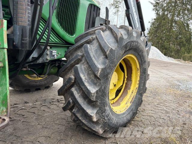 John Deere 6320 Premium Traktori Traktory