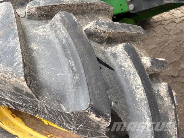 John Deere 6320 Premium Traktori Traktory