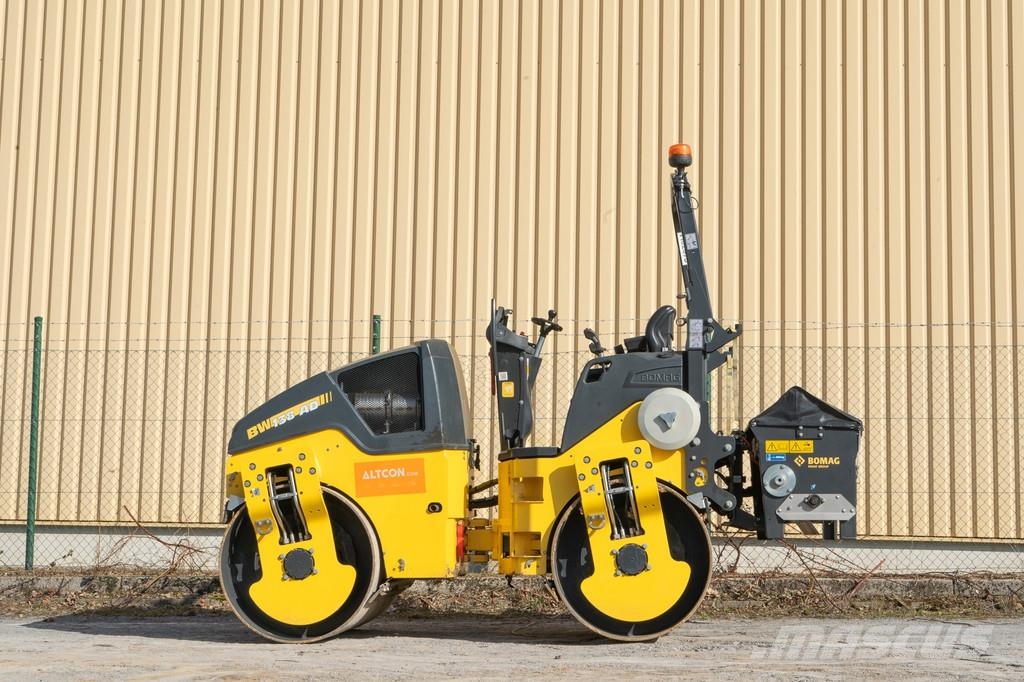 Bomag BW 138 AD-5 مداحل ثنائية الاسطوانة