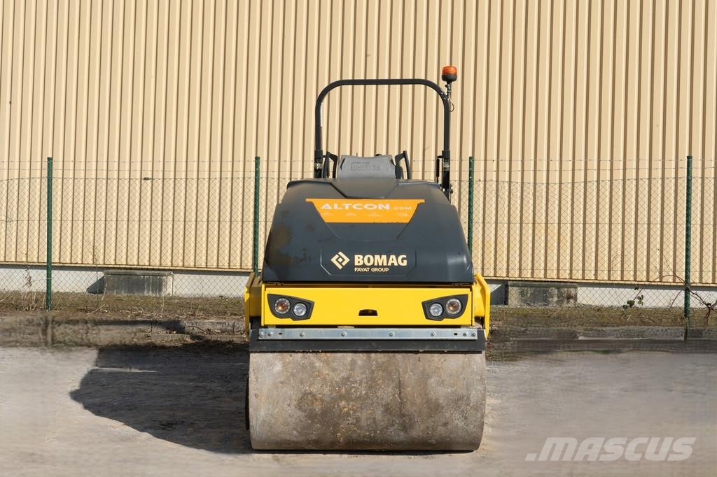 Bomag BW 138 AD-5 مداحل ثنائية الاسطوانة