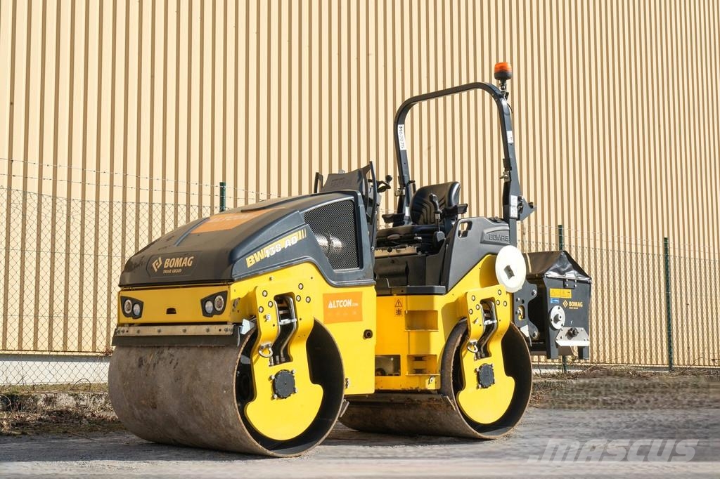 Bomag BW 138 AD-5 مداحل ثنائية الاسطوانة
