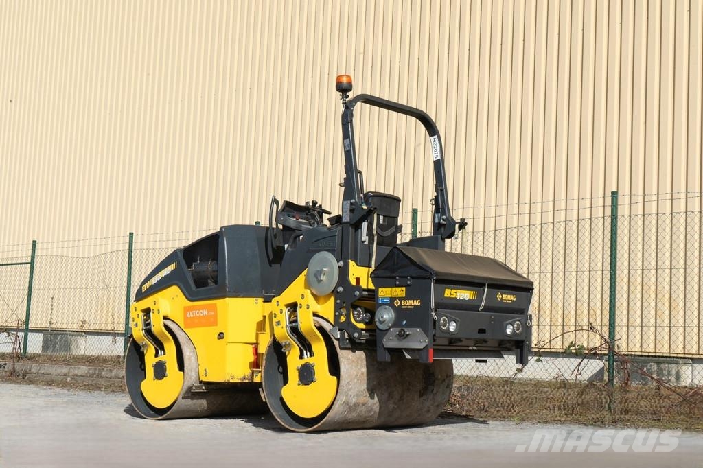 Bomag BW 138 AD-5 مداحل ثنائية الاسطوانة
