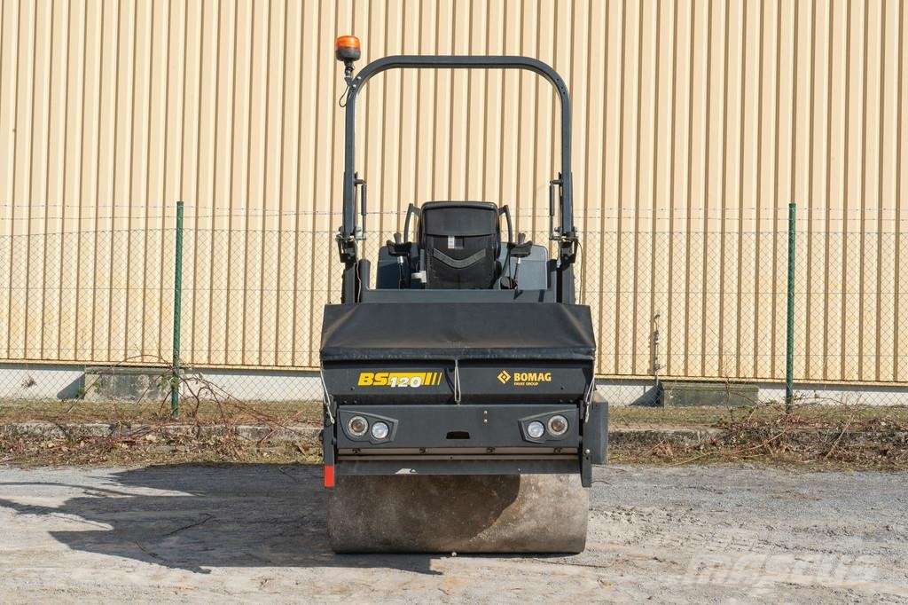 Bomag BW 138 AD-5 مداحل ثنائية الاسطوانة