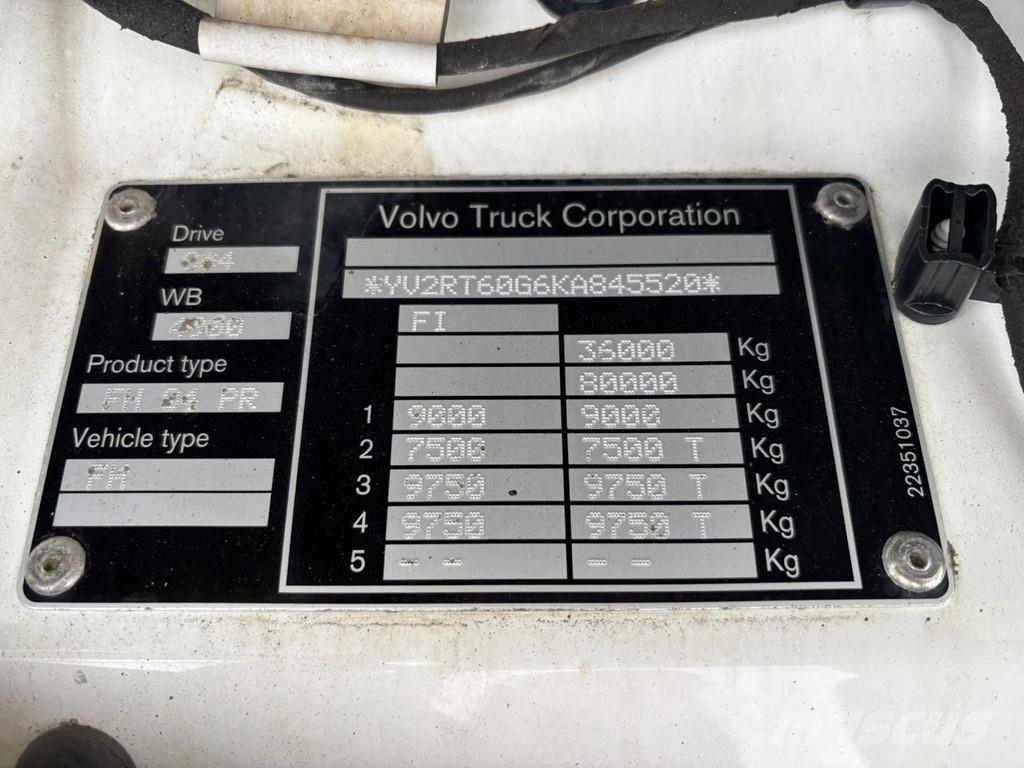 Volvo FH 540 8x4/4 FOR SALE AS CHASSIS / GLOBE XL Camiones con chasís y cabina