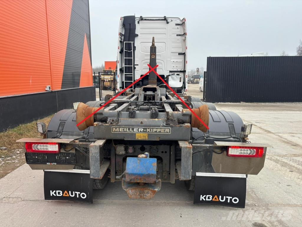 Volvo FH 540 8x4/4 FOR SALE AS CHASSIS / GLOBE XL Camiones con chasís y cabina