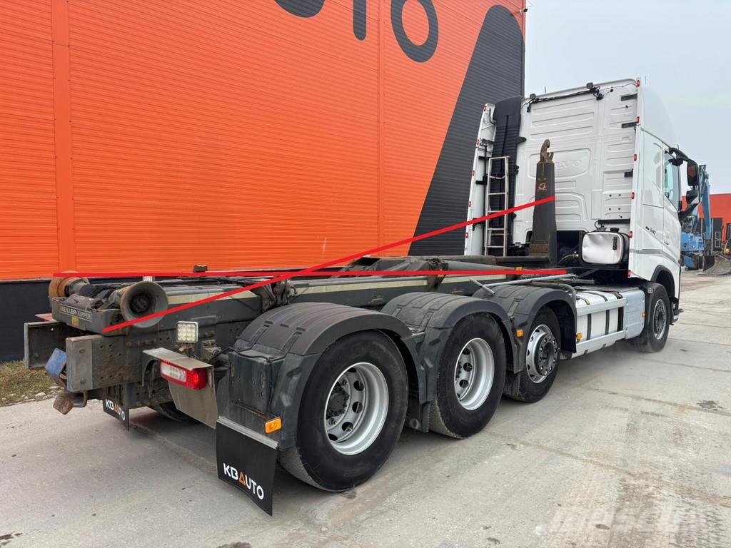 Volvo FH 540 8x4/4 FOR SALE AS CHASSIS / GLOBE XL Camiones con chasís y cabina