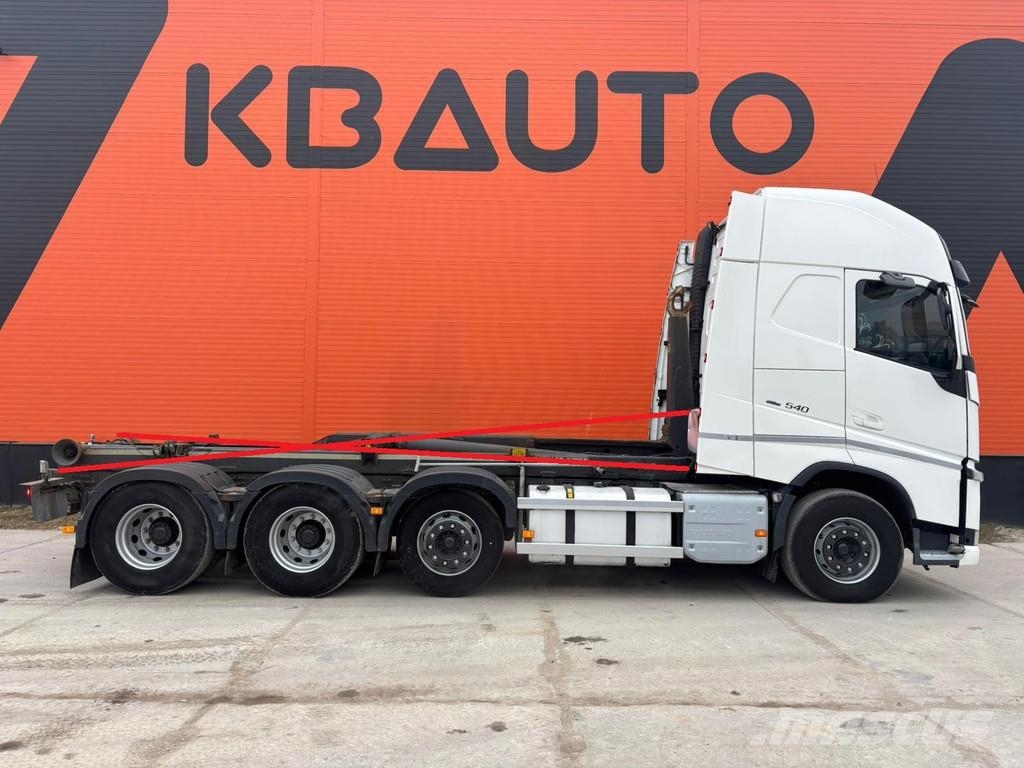 Volvo FH 540 8x4/4 FOR SALE AS CHASSIS / GLOBE XL Camiones con chasís y cabina
