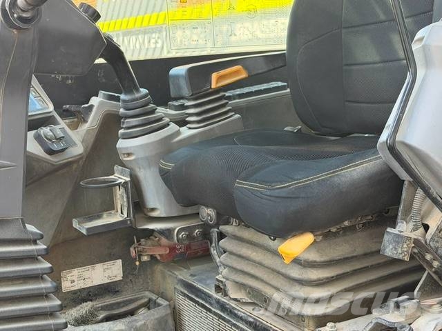 JCB Hydradig Pelle sur pneus