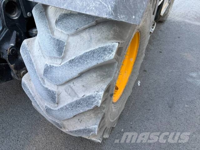 JCB Hydradig Pelle sur pneus