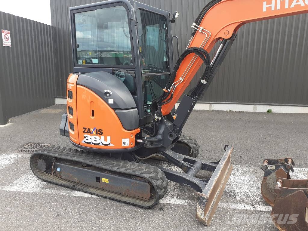 Hitachi ZX 38 U-6 Miniescavatori