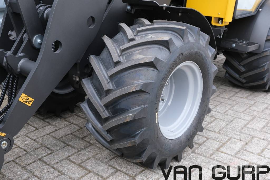 Eurotrac W12 CS | 2026 | Euro Giant | Iekrāvēji uz riteņiem