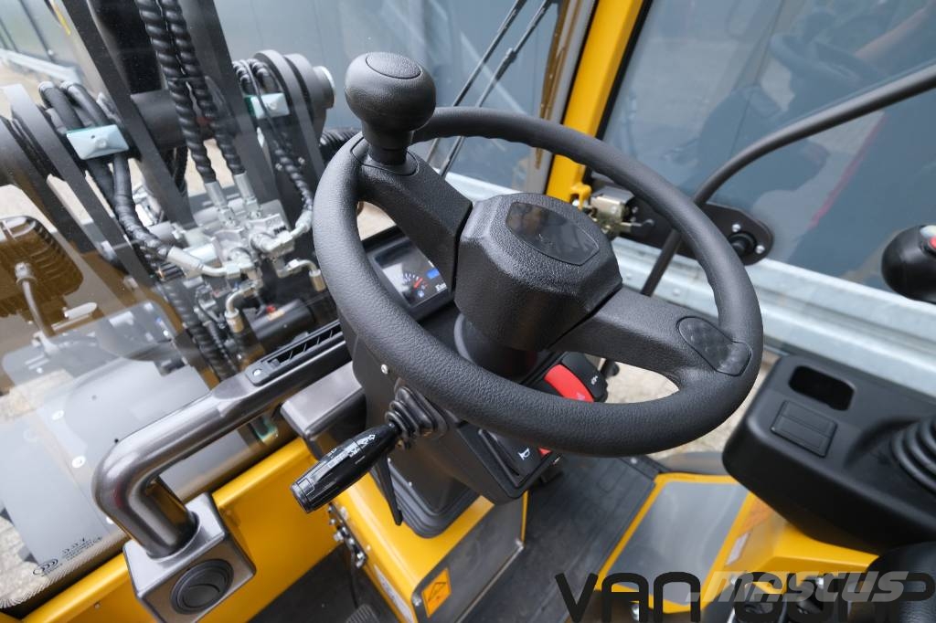 Eurotrac W12 CS | 2026 | Euro Giant | Iekrāvēji uz riteņiem