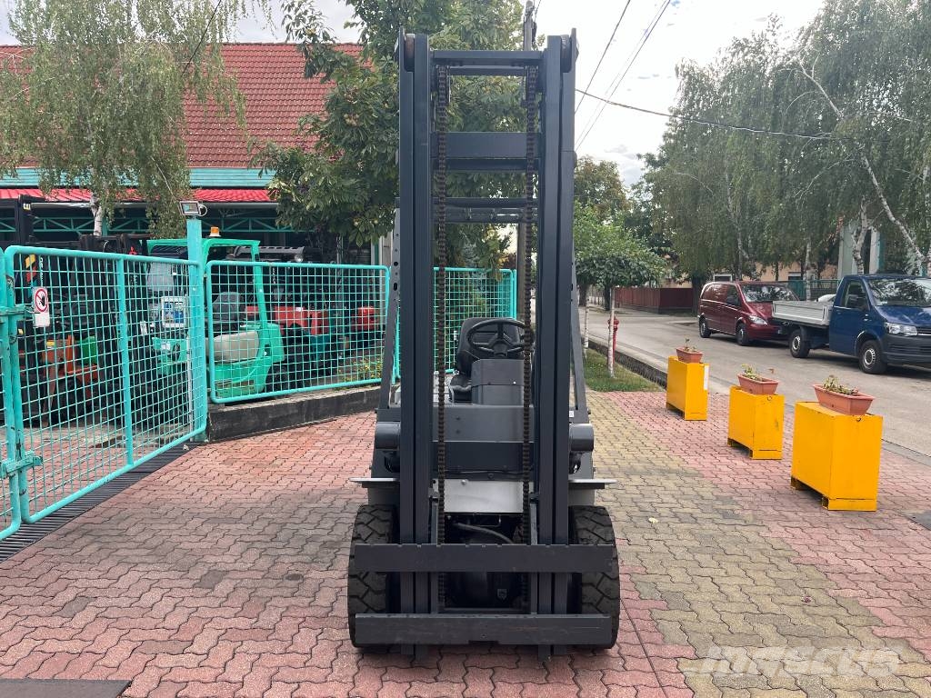 Nissan FJ02-A20D V-2798 OB شاحنات الديزل