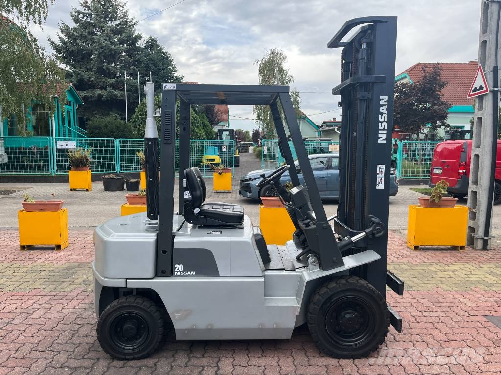 Nissan FJ02-A20D V-2798 OB شاحنات الديزل
