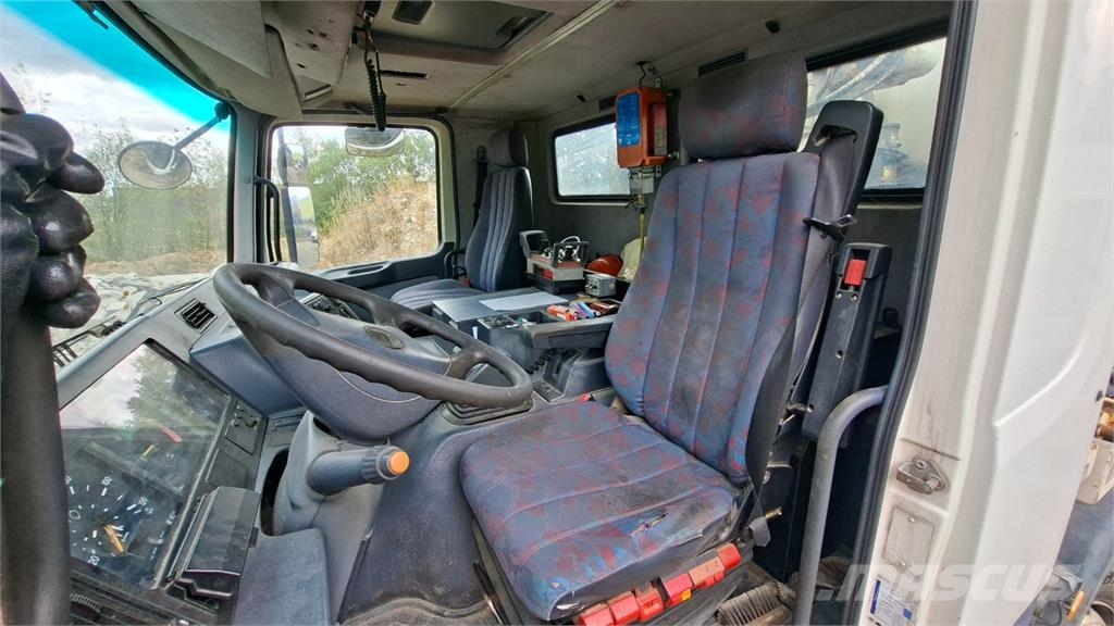 Mercedes-Benz ACTROS 953.30 8X4+ PUTZMEISTER TMM 21-3 شاحنات بمقصورة وهيكل