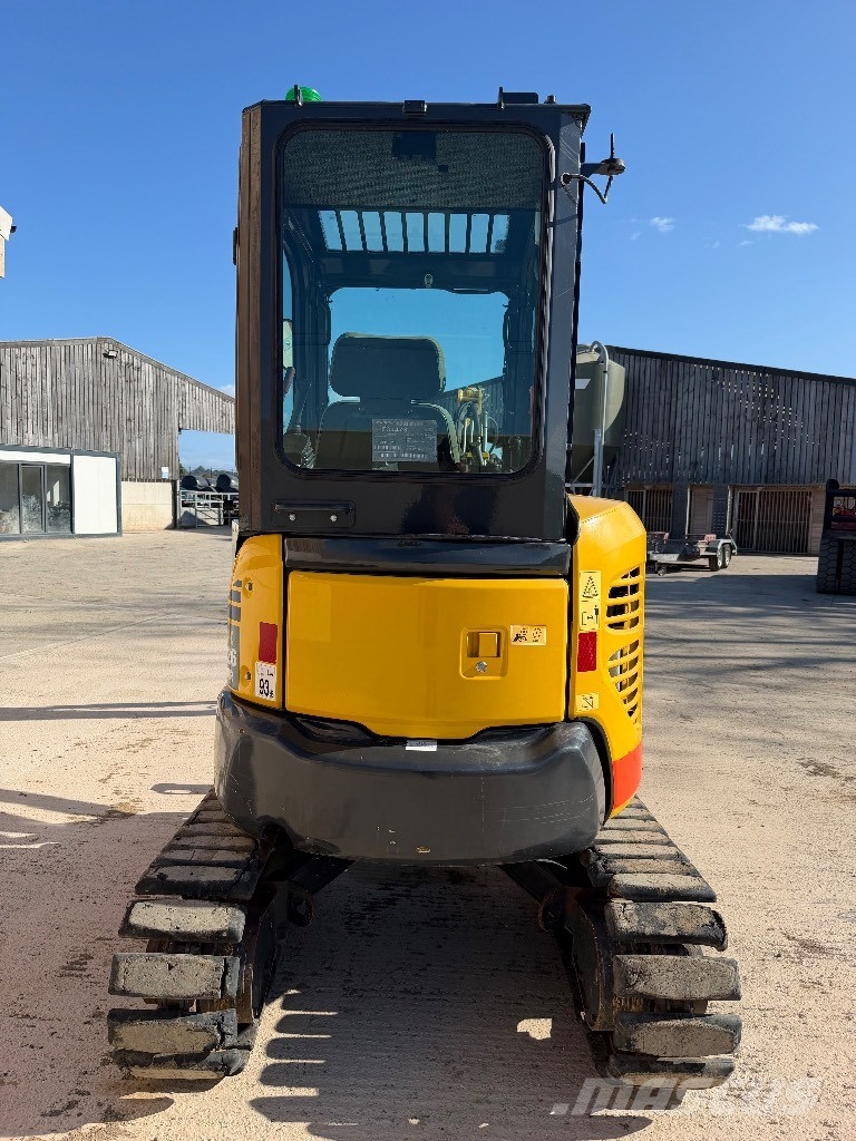 Komatsu PC 26 MR-3 Mini excavators < 7t (Mini diggers)