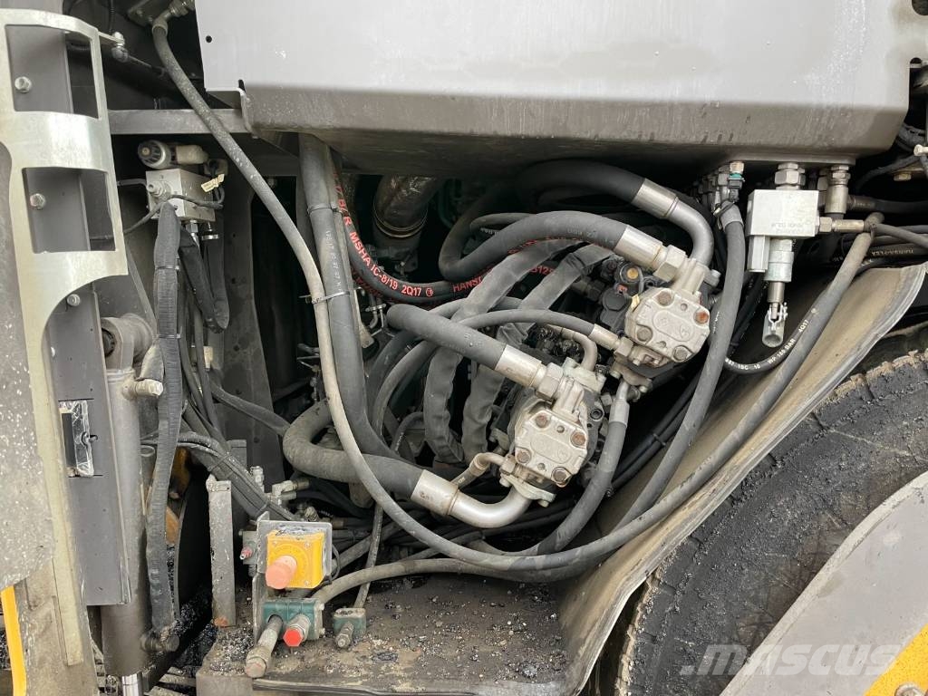 Volvo P6870 ABG Asfaltutleggere