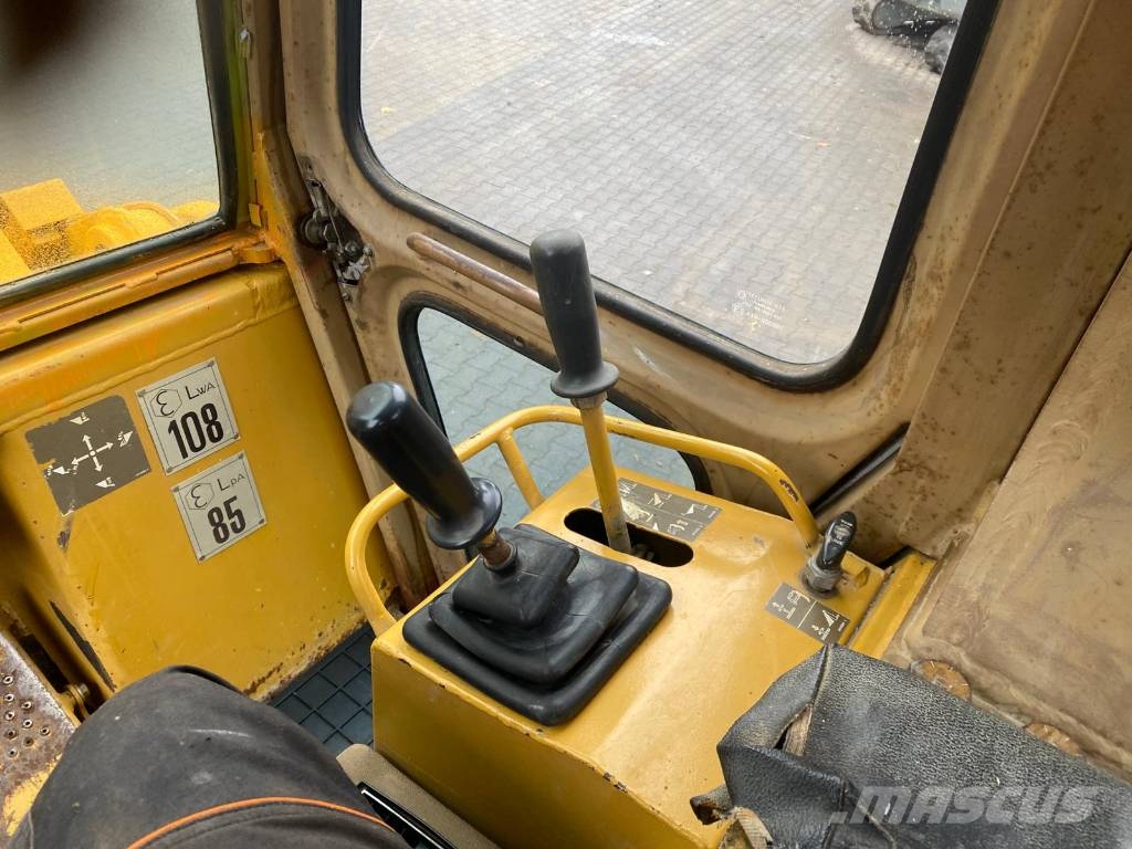 CAT 963 Φορτωτές με ερπύστριες