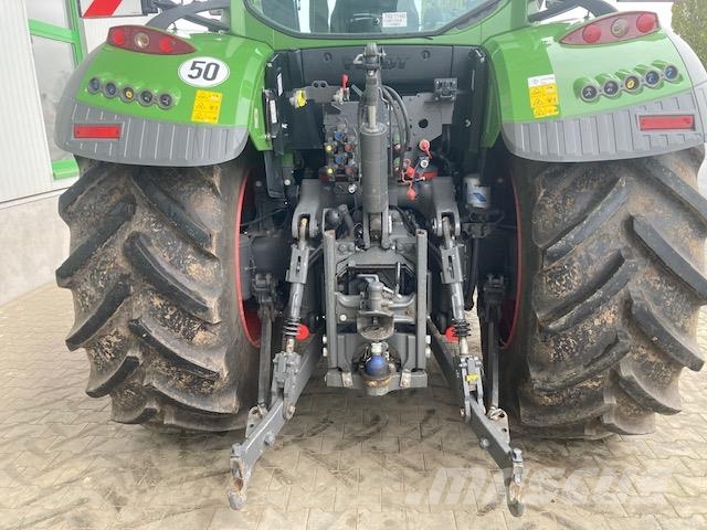Fendt 724 Vario S4 Profi+ Tractoren