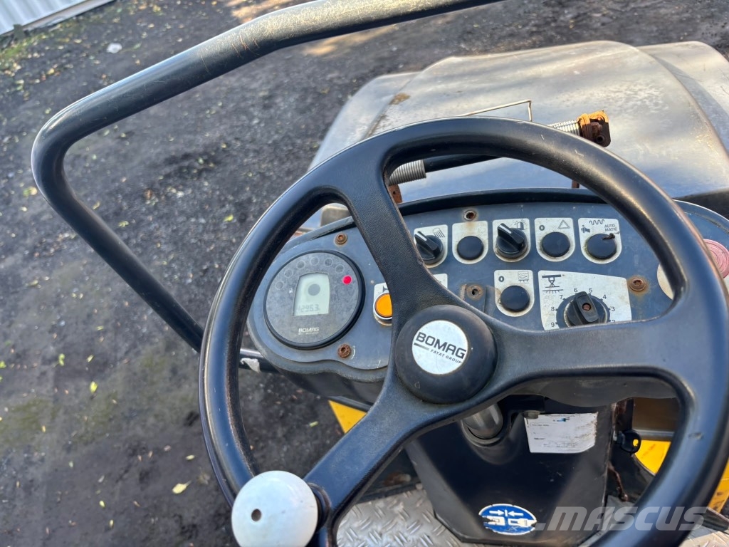 Bomag AD 120-4 Divvalču grunts veltņi