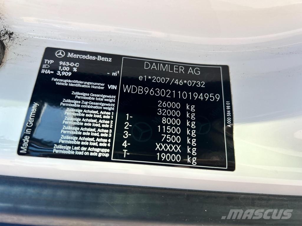 Mercedes-Benz ANTOS 2527 6X2*4 EURO6 BOX L-9700mm Camiones con caja de remolque