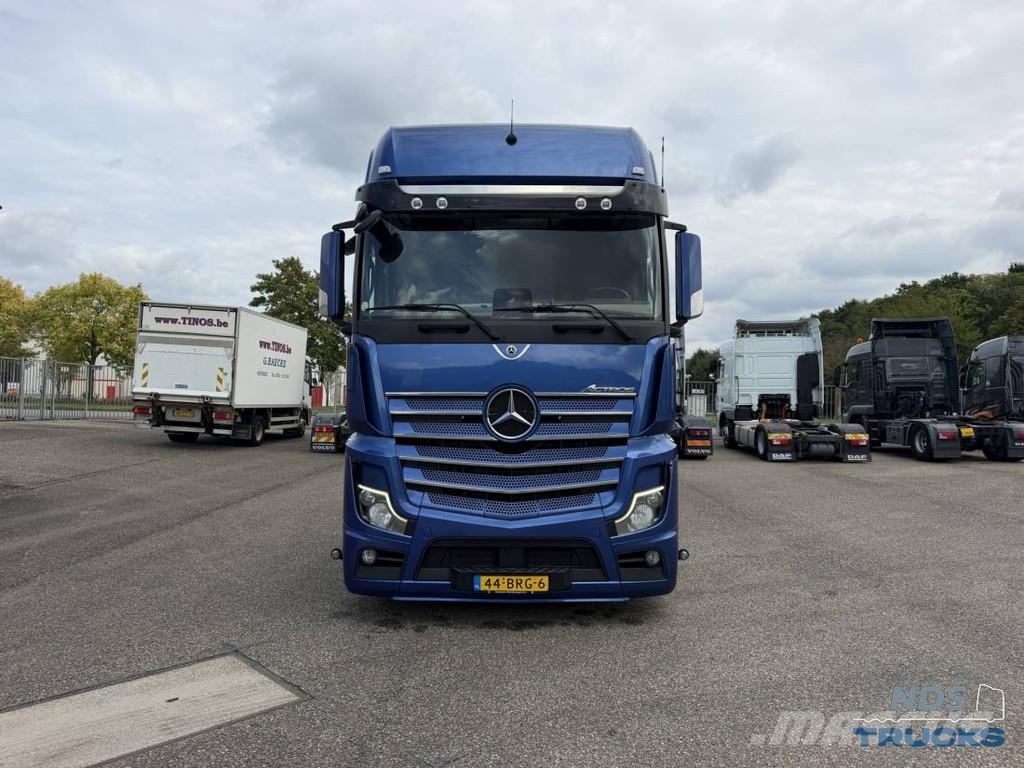 Mercedes-Benz Actros 1953 - Full air Hydraulic Vetopöytäautot