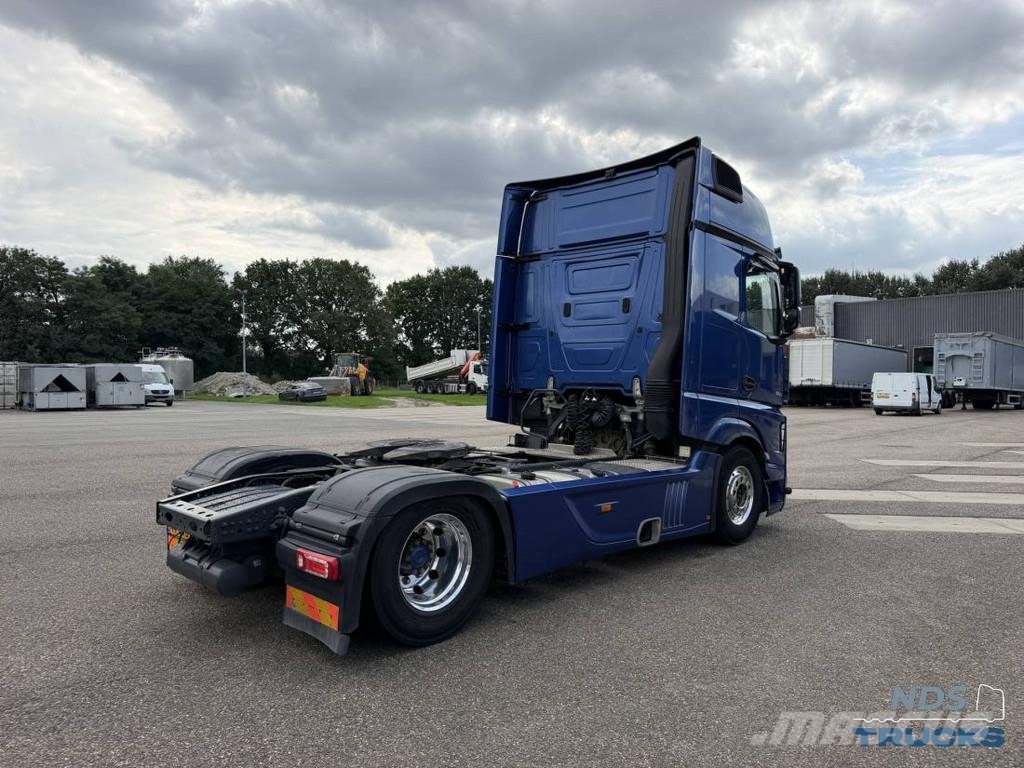 Mercedes-Benz Actros 1953 - Full air Hydraulic Vetopöytäautot