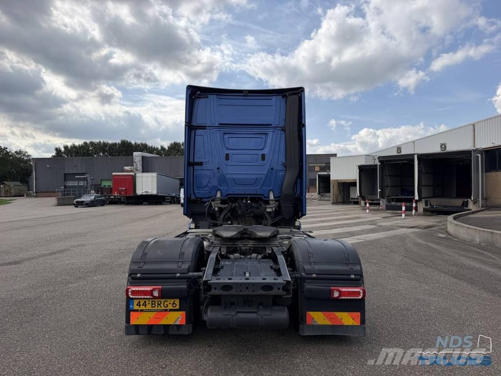 Mercedes-Benz Actros 1953 - Full air Hydraulic Vetopöytäautot