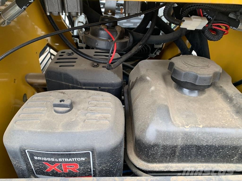 KingKong XG360 Skid steer loaders