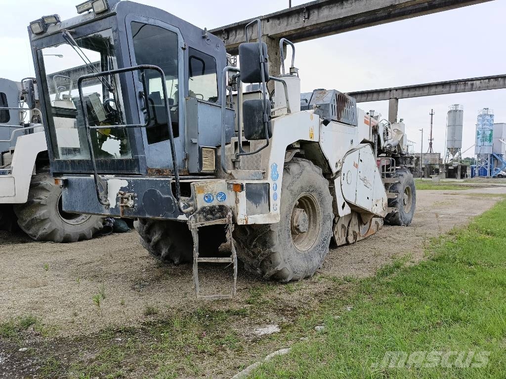 Wirtgen WR 2000 Asphalt recyclers